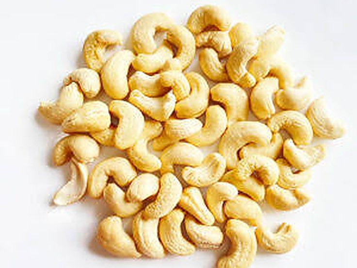 W500 small whole cashew kernels